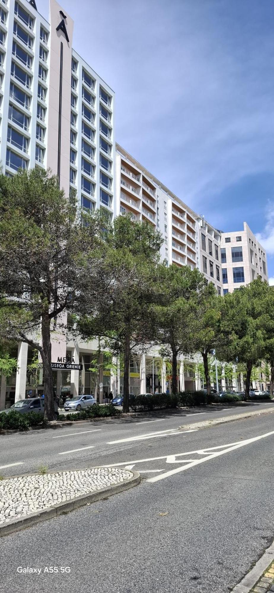 Haven In - Exquisite Floor With 7 Meters Balcony To The Largest Riverfront In Lisboa
