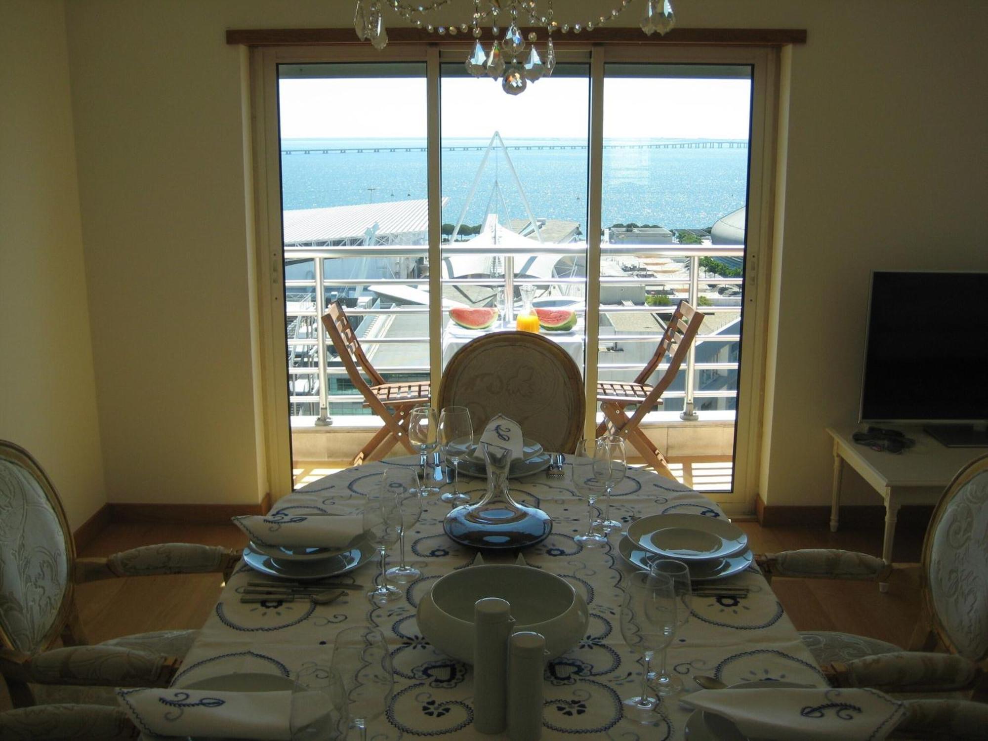 Apartment Haven In - Exquisite Floor With 7 Meters Balcony To The Largest Riverfront In Lissabon