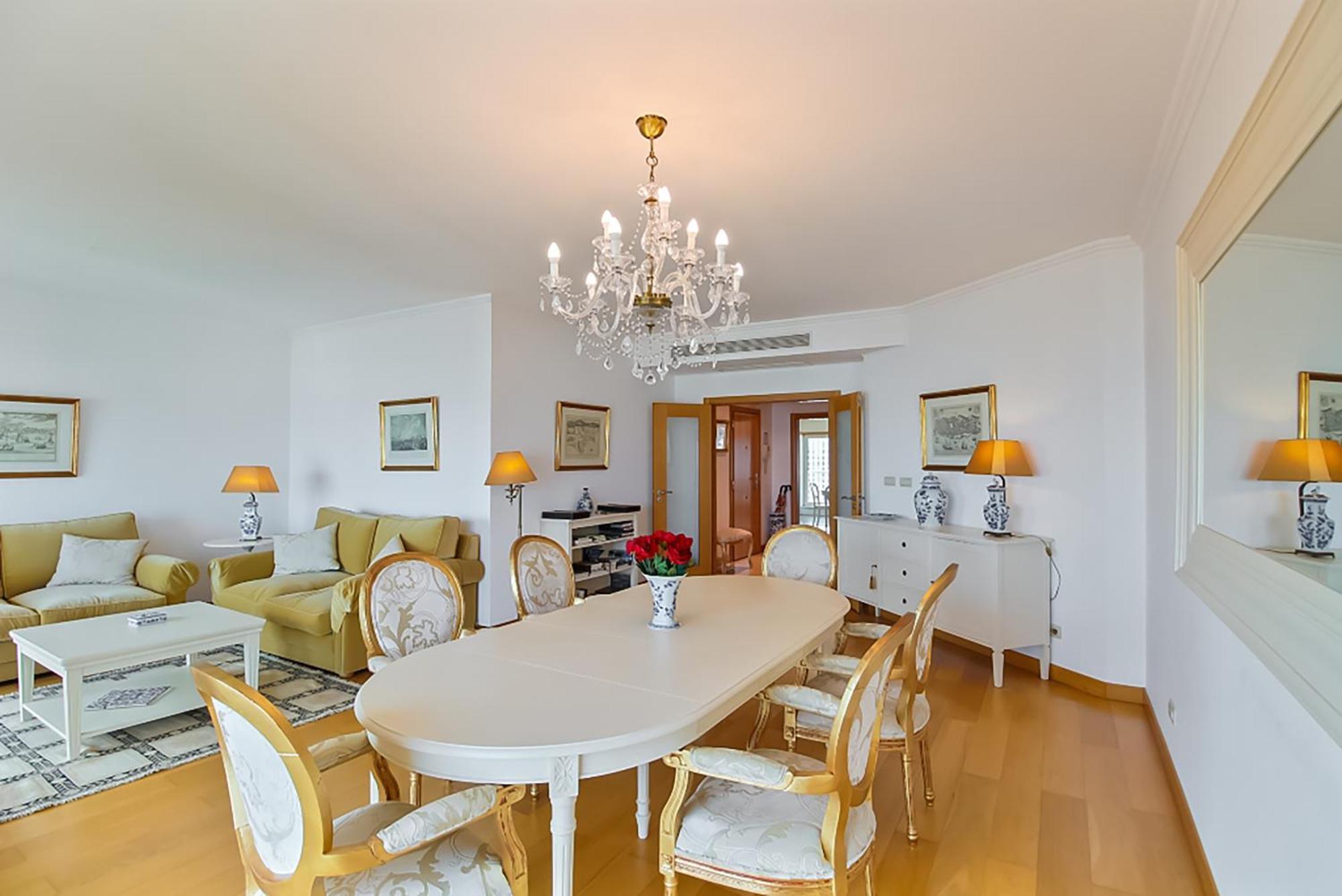 Haven In - Exquisite Floor With 7 Meters Balcony To The Largest Riverfront In Lissabon